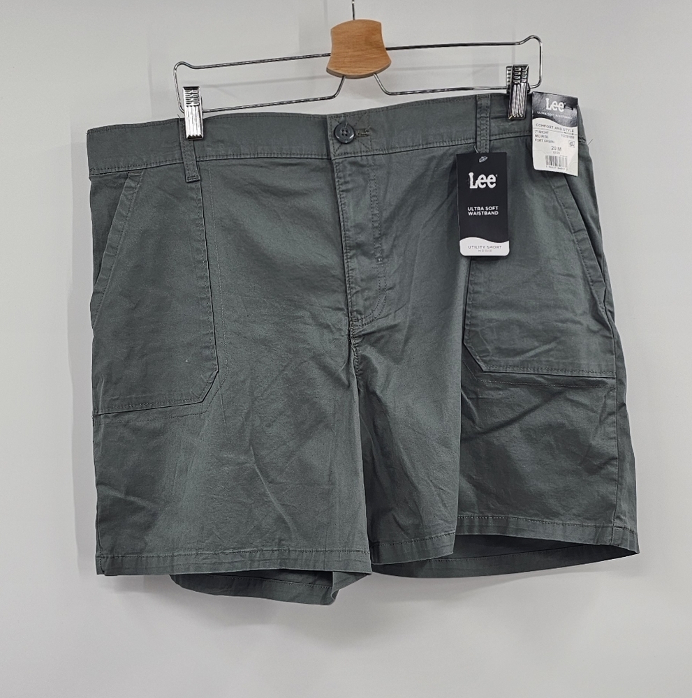 Lee Green Utility Shorts NWT Size 20 - Picture 2 of 8
